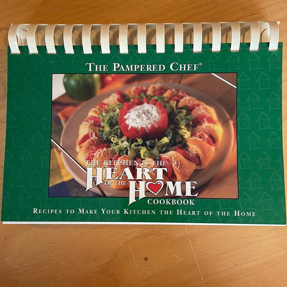 The Pampered Chef 'The Kitchen is the Heart of the Home' Cookbook 1999